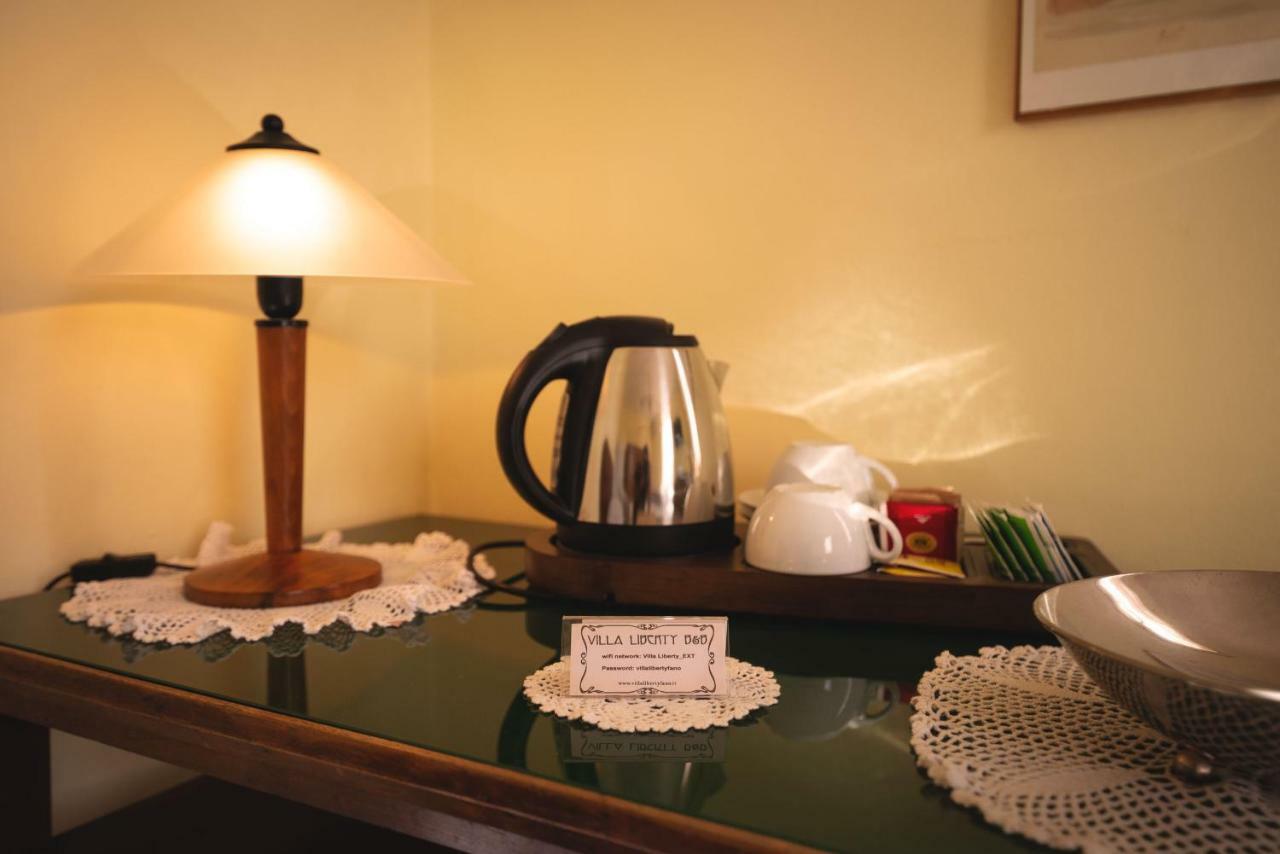 Villa Liberty B&B Фано Экстерьер фото